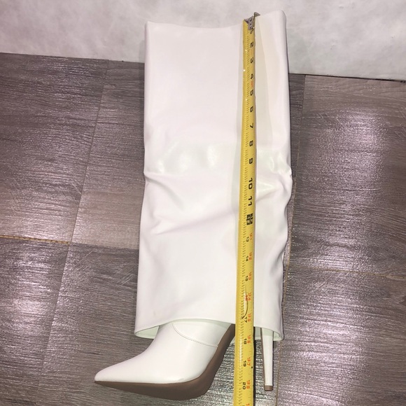 Shoe Dazzle No Regrets Fold White Heeled Boots with Stiletto Heel New - Picture 4 of 8